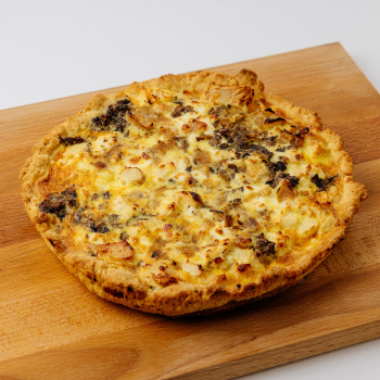 Пирог песочный с курицей и грибами 570г