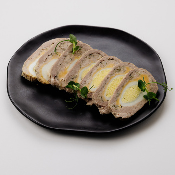 Рулет деликатесный мясной запеченный, 100г