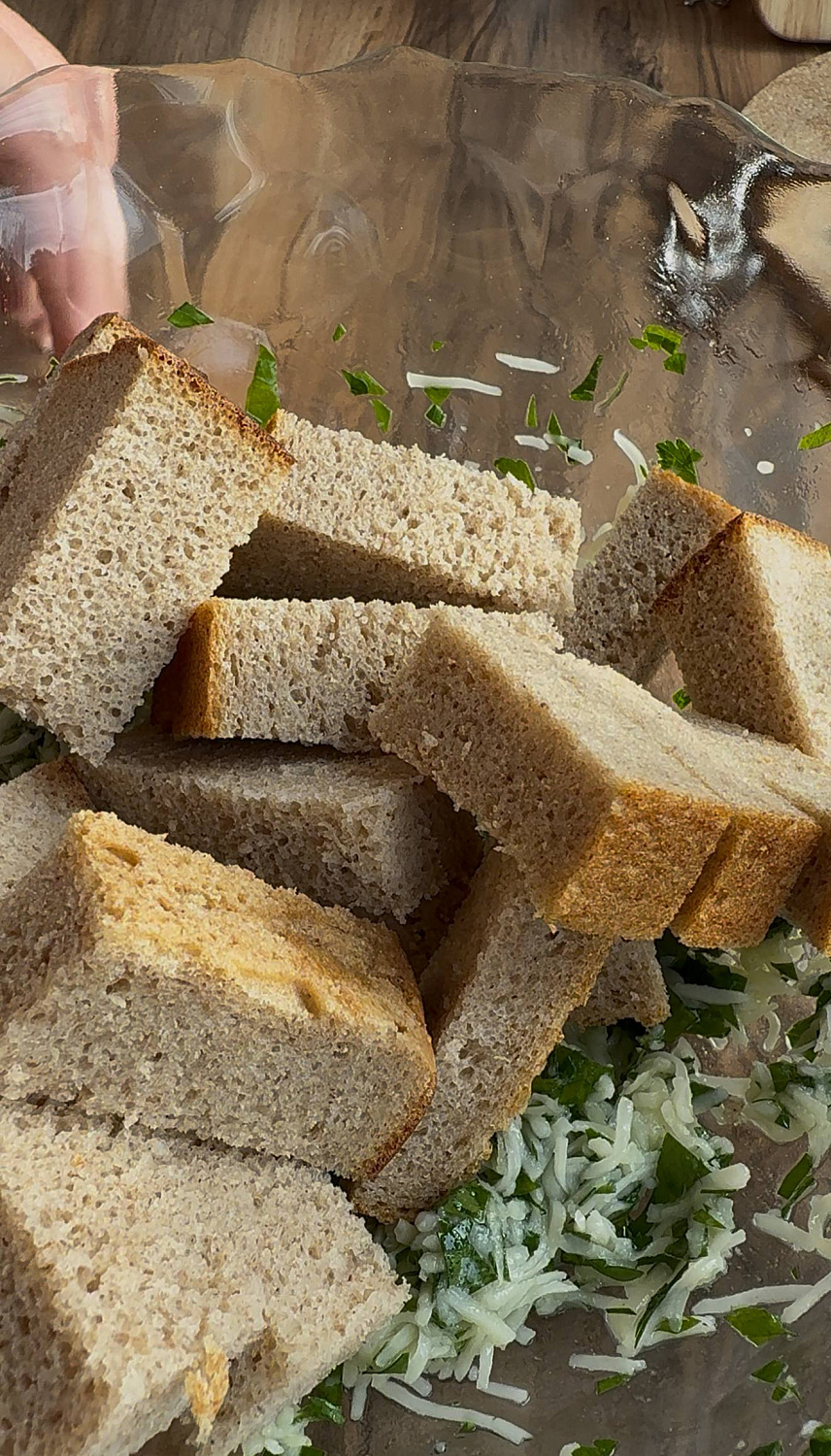 Запечённый хлеб с чесноком и сыром